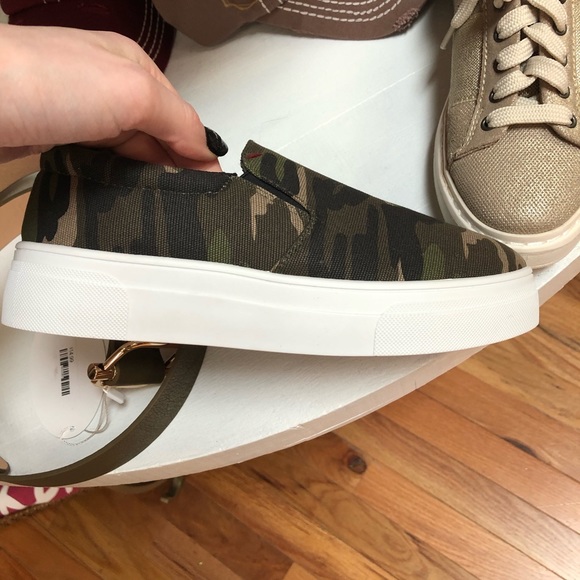 Bella Marie Camo Canvas Slip-Ons - Picture 2 of 3